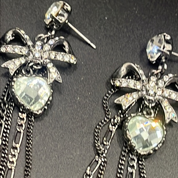 BETSEY JOHNSON original dangle bow rhinestone earrings - Picture 5 of 8